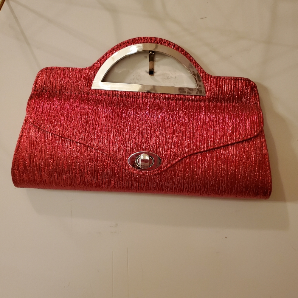 Red clutch - Picture 2 of 4